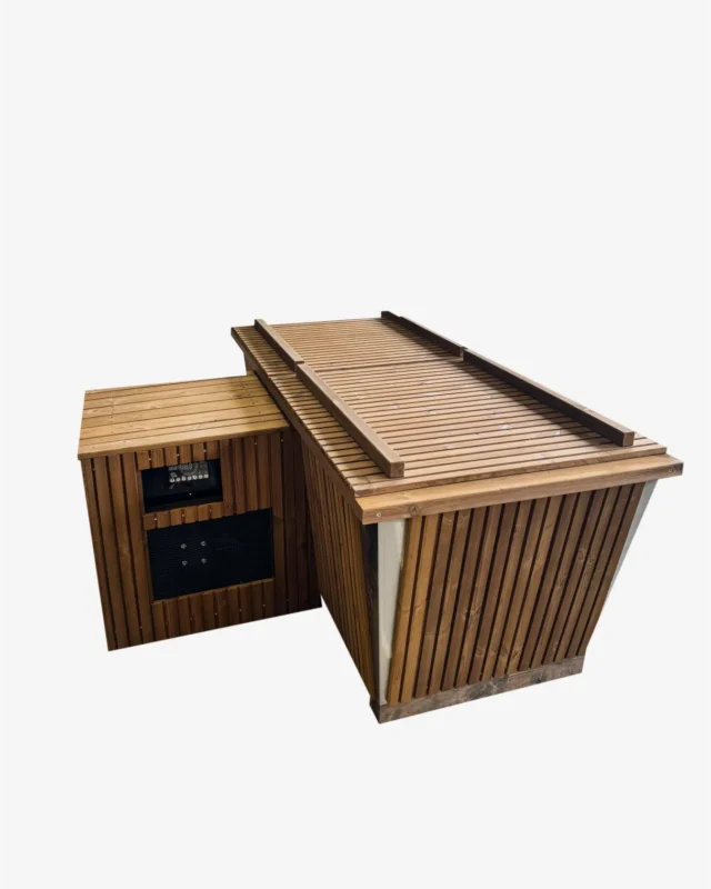 Cold Bath with thermowood lid