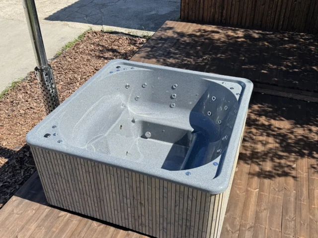 3D Granite QUADRO SPA Hot Tub - Image 3