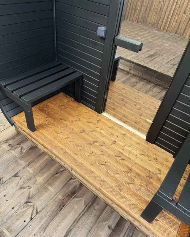 3M CUBE thermowood outdoor sauna with mirrored window
