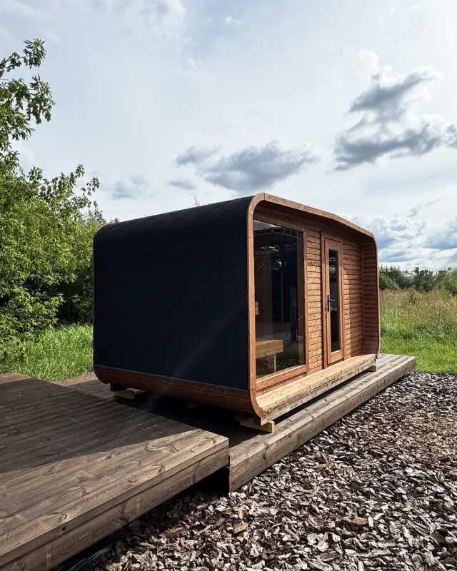 4M_Cube Wide Sauna with changing room