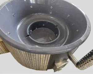 Maudis hot tub with an integrated horizontal FLAT wood-fired heater beneath an insert without a raised heater section.